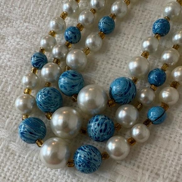 Elegant Pearl and Blue Bead Necklace - Picture 2 of 3